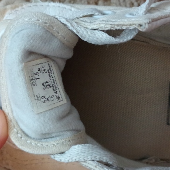 white vans old skool shoes - Picture 3 of 5